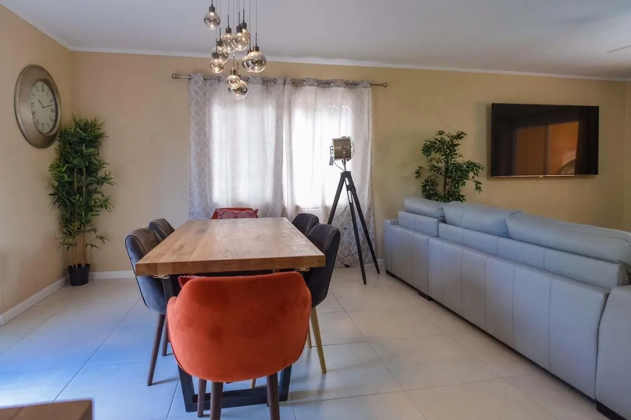 Palm Breeze House & Cottage Montego Bay Affittacamere