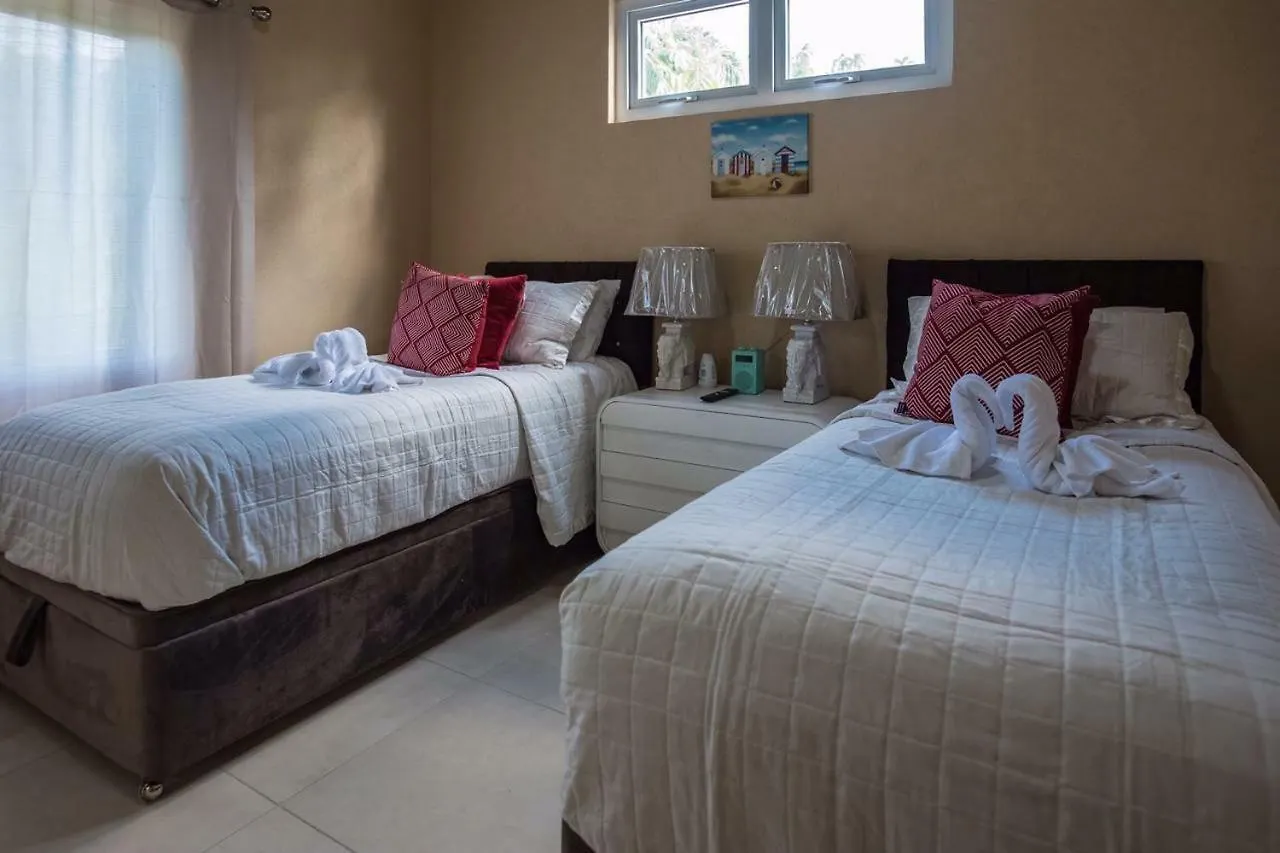 Palm Breeze House & Cottage Montego Bay 3*,