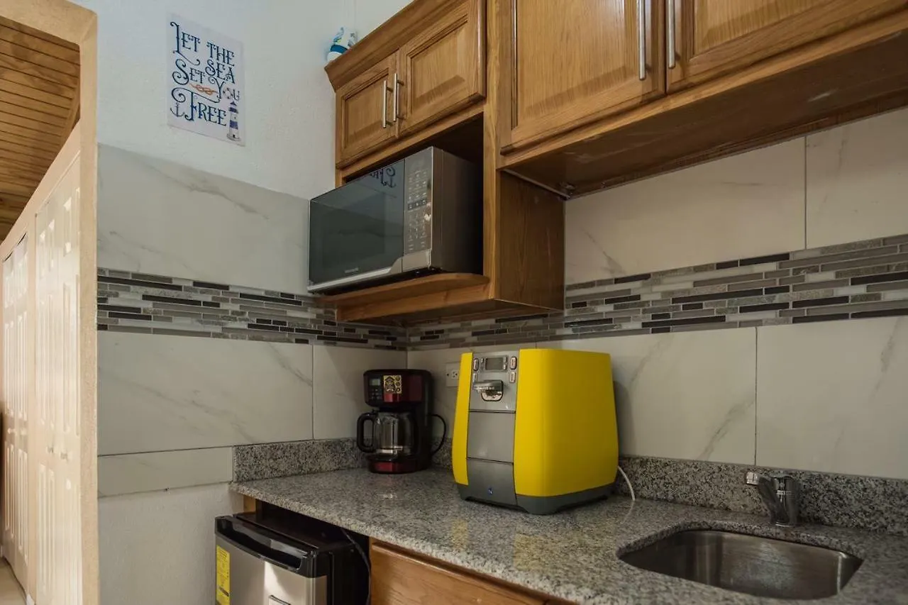 Konukevi Palm Breeze House & Cottage Montego Bay