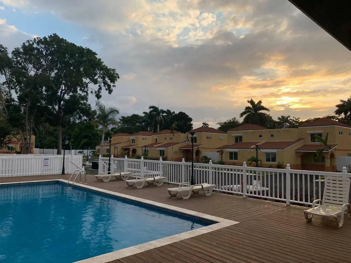 Palm Breeze House & Cottage Montego Bay Konukevi